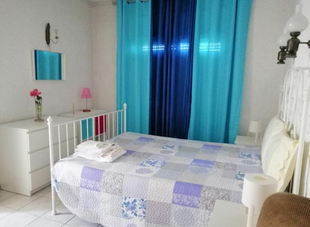 Quarteira Home Beach Ferias Tranquilas A 1Km Da Praia Totalmente Renovado المظهر الخارجي الصورة