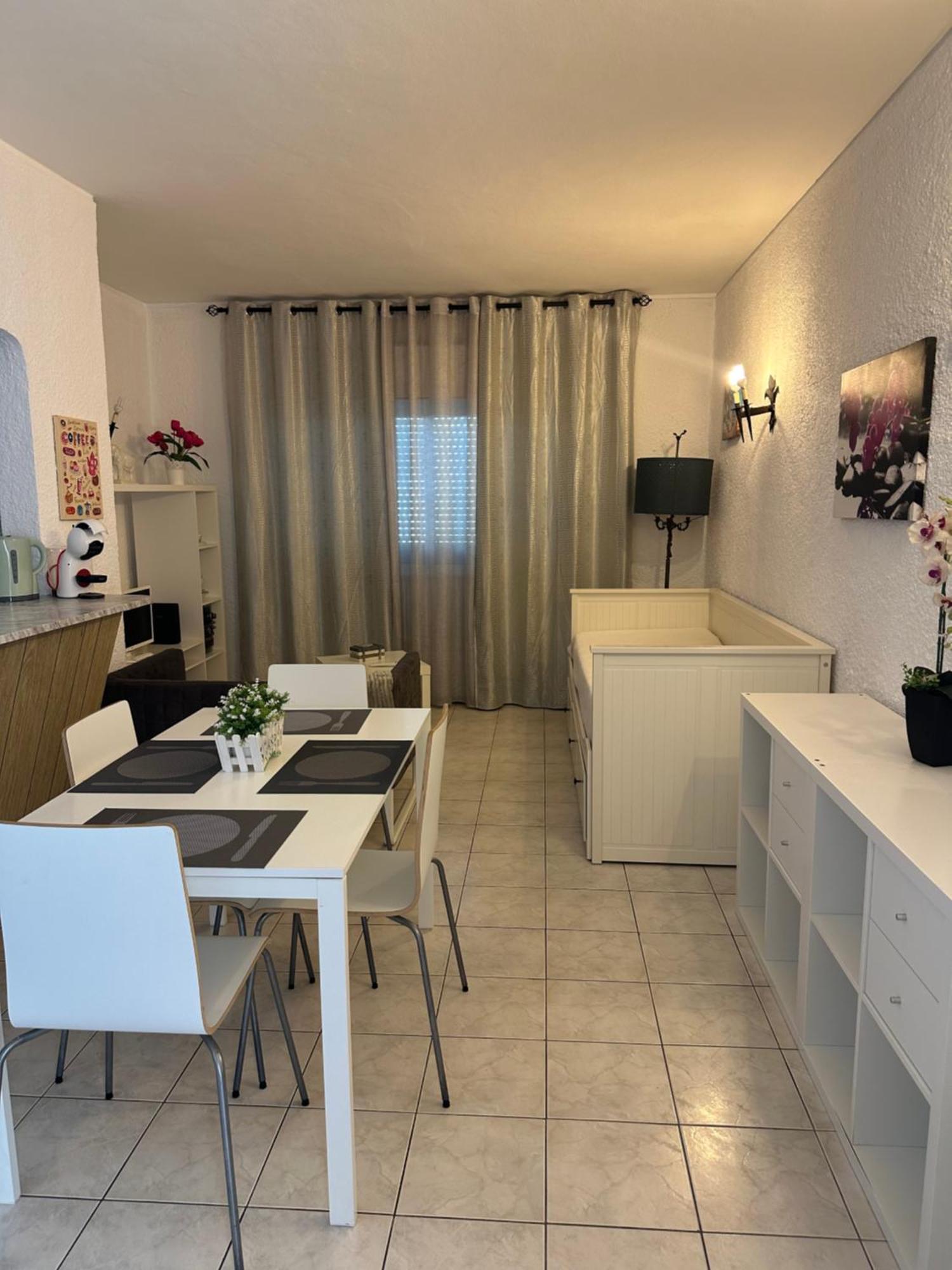 Quarteira Home Beach Ferias Tranquilas A 1Km Da Praia Totalmente Renovado المظهر الخارجي الصورة